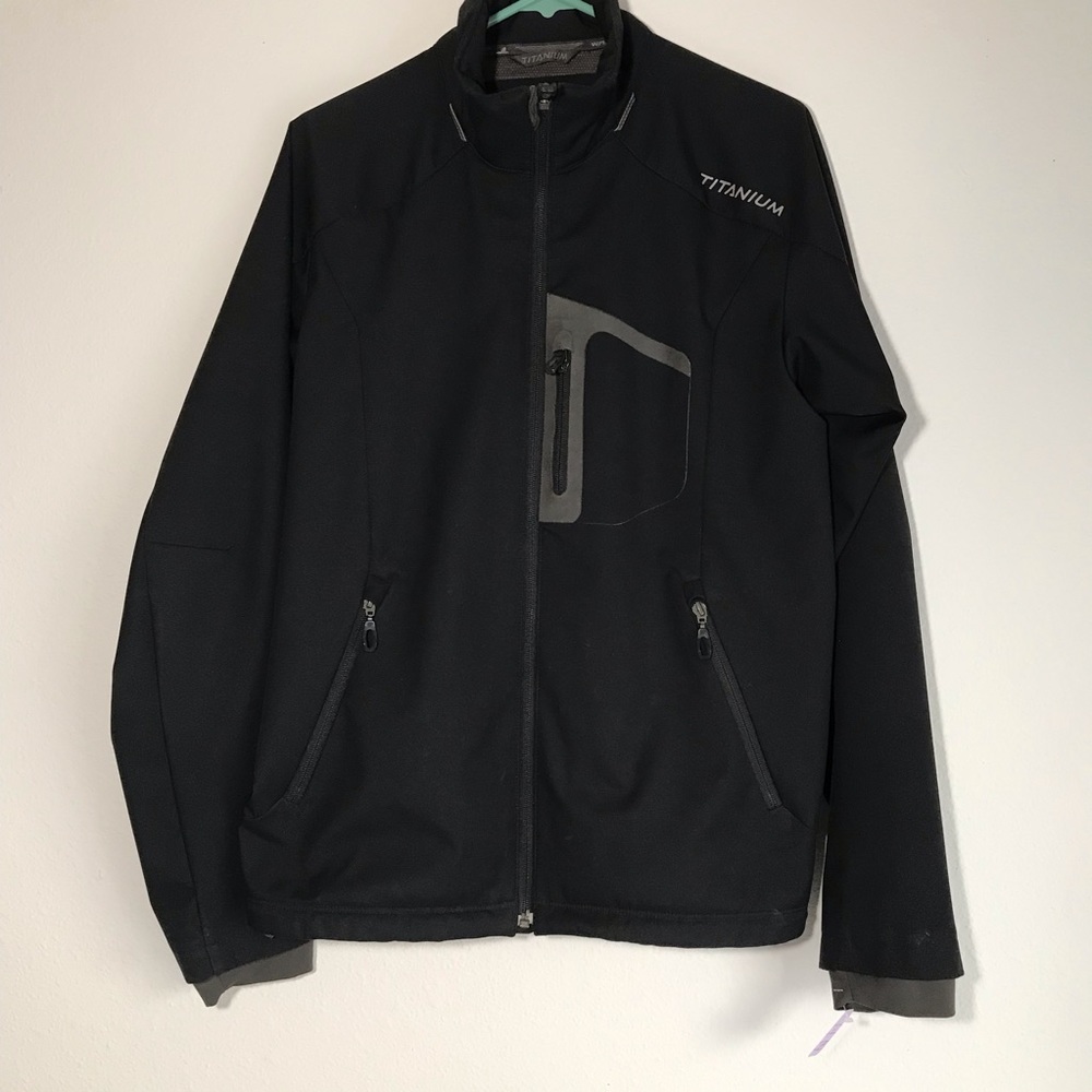 SOLD ♦️♦️Columbia Titanium Black Weather